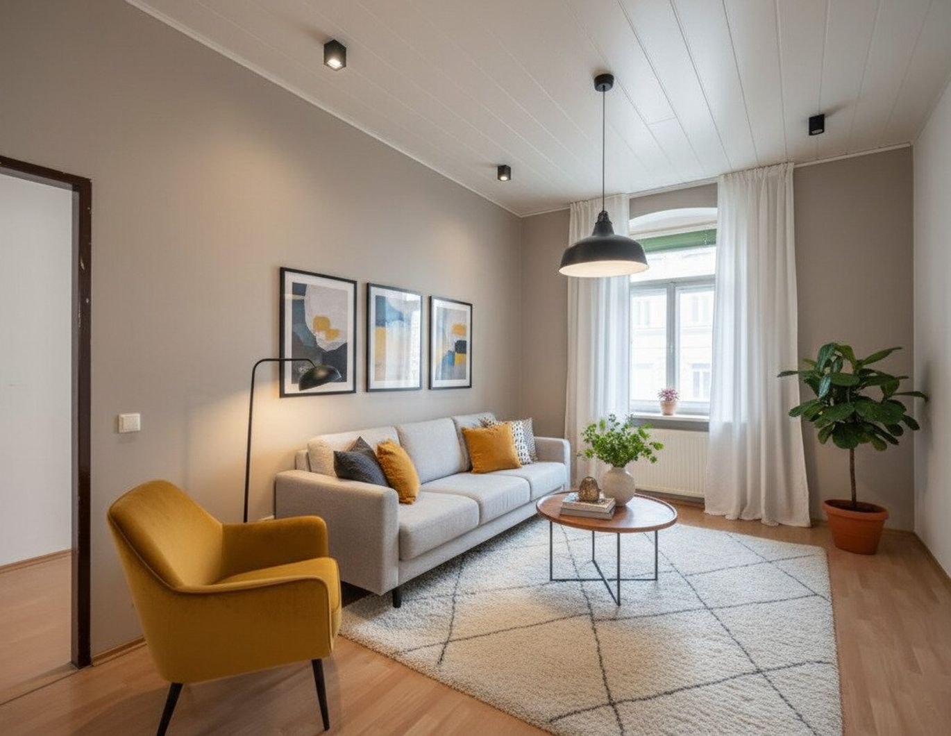++NEU++ Sanierungsbedürftige 2-Zimmer Altbau-Wohnung