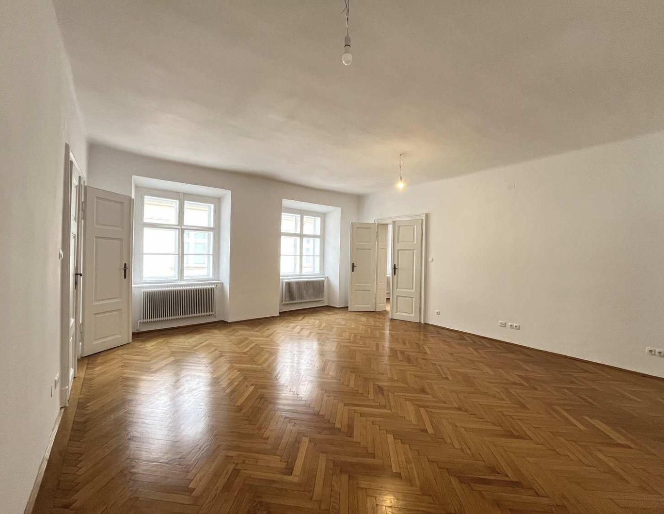Geräumige 4-Zimmer-Wohnung in top Lage des 1. Bezirks!