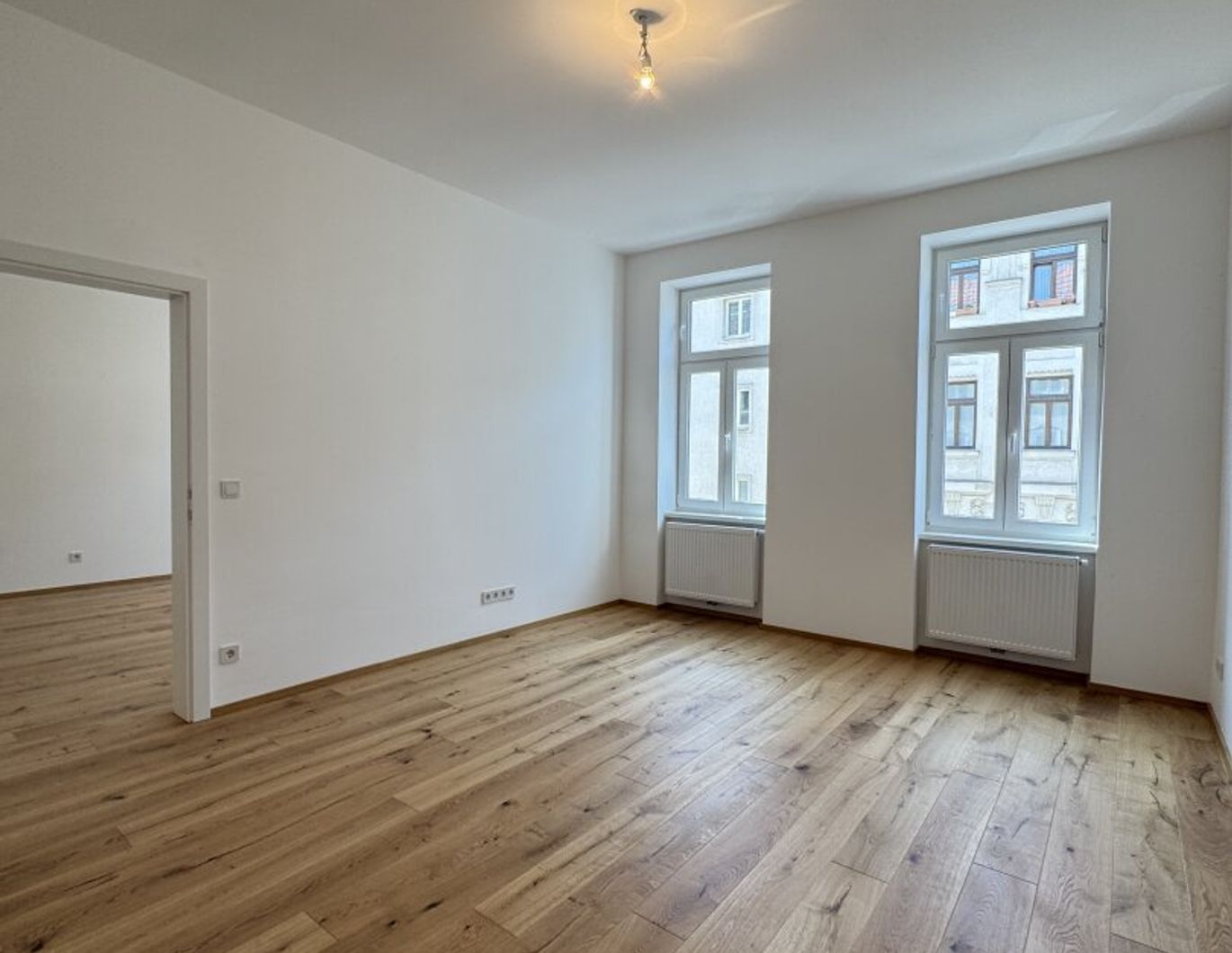 ***Charmante 3-Zimmer-Wohnung - Altbau-Erstbezug mit Balkon in Ruhelage***