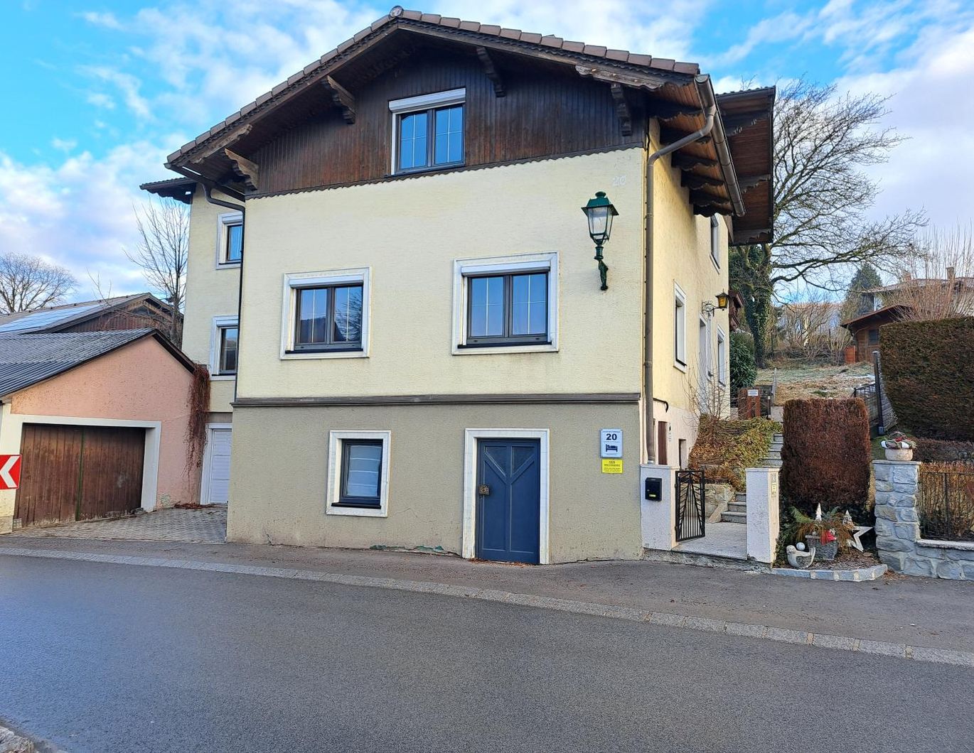 Familienstützpunkt- 2 Wohneinheiten mit getrennten Eingängen