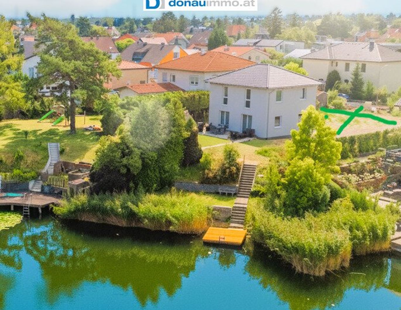 Massive Stadtvilla mit privatem Seezugang Nähe Wien - provisionsfrei!