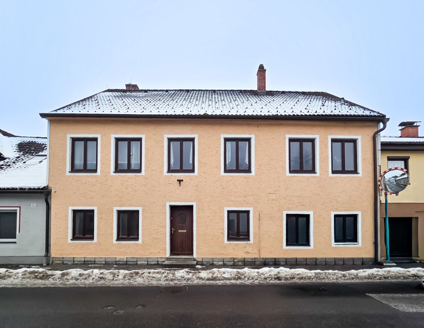 Haus mit Potenzial & neuer Pelletsheizung - Garage & Garten inklusive