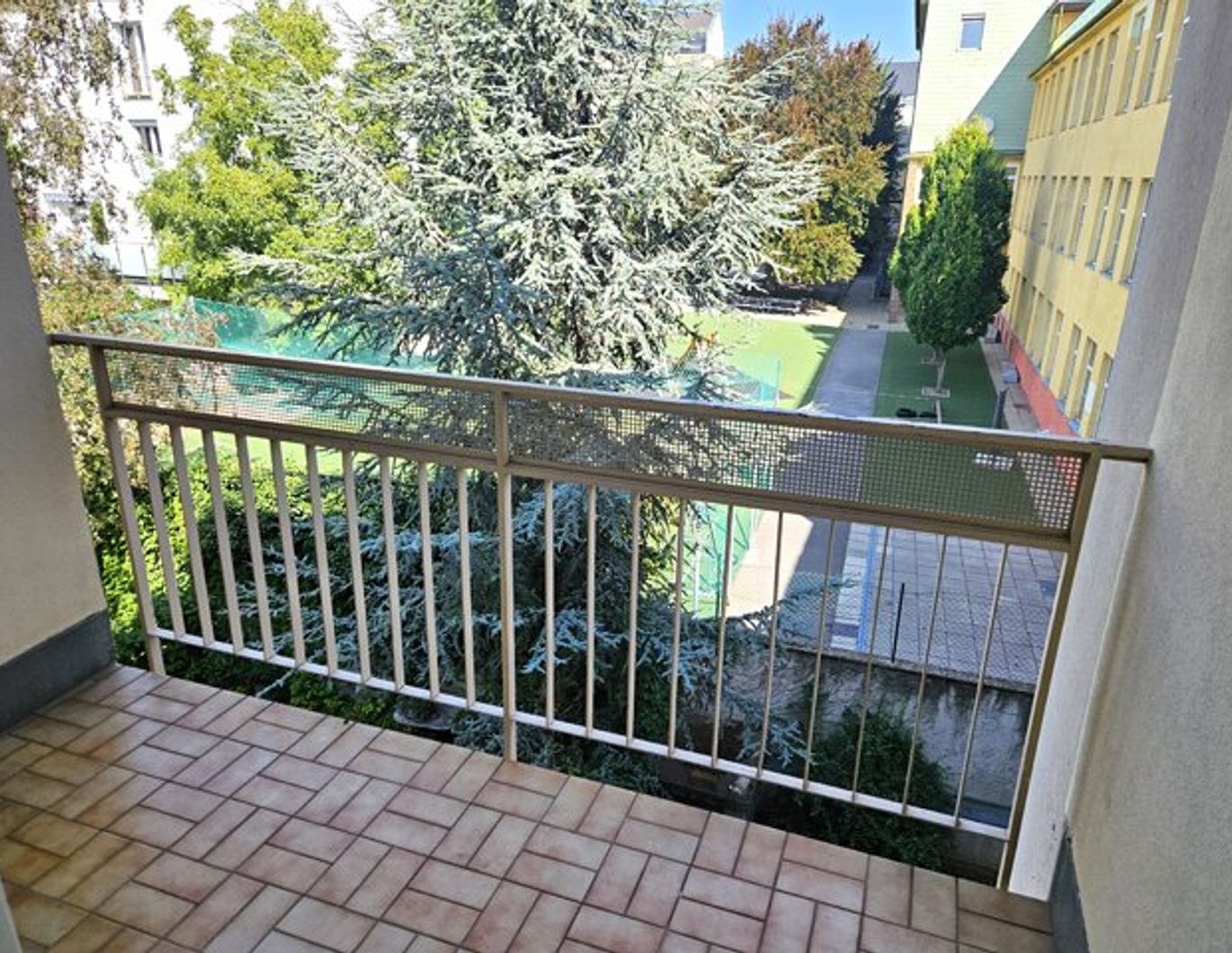 Modernisierte, sonnige Loggia-Wohnung in Oberdöbling!