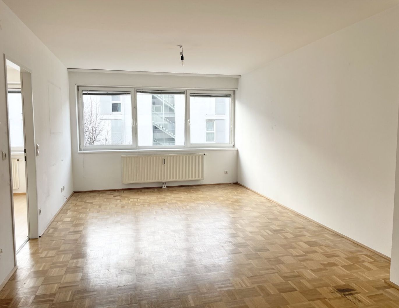 PROVISIONSFREI VOM EIGENTÜMER! UNSANIERTE ZWEI-ZIMMER-WOHNUNG NÄHE U6!