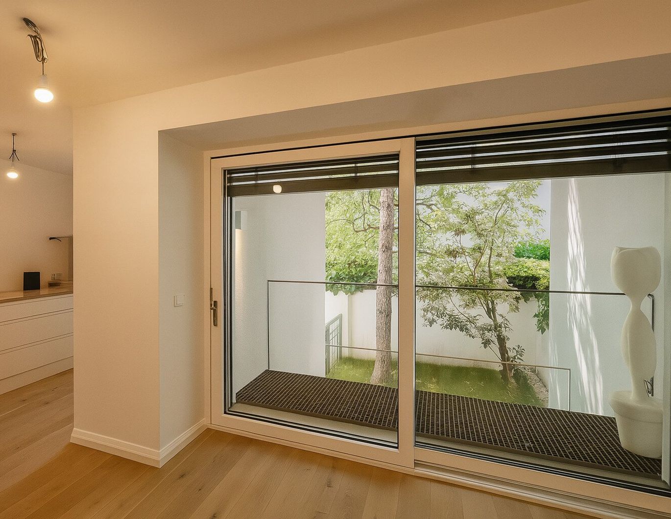 Stilvolle 2-Etagen-Designerwohnung mit Garten, Atrium & Terrasse - perfekt für Paare & Homeoffice