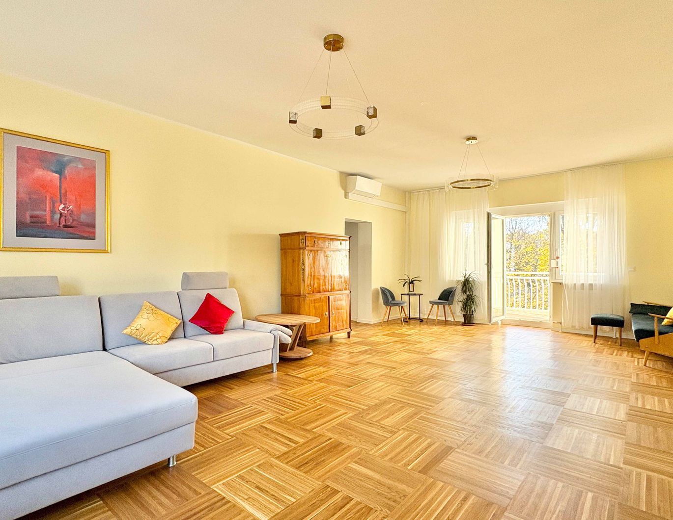 Frisch saniert, hochwertig möbliert & bezugsbereit - Ihr neues Zuhause in grüner Bestlage!