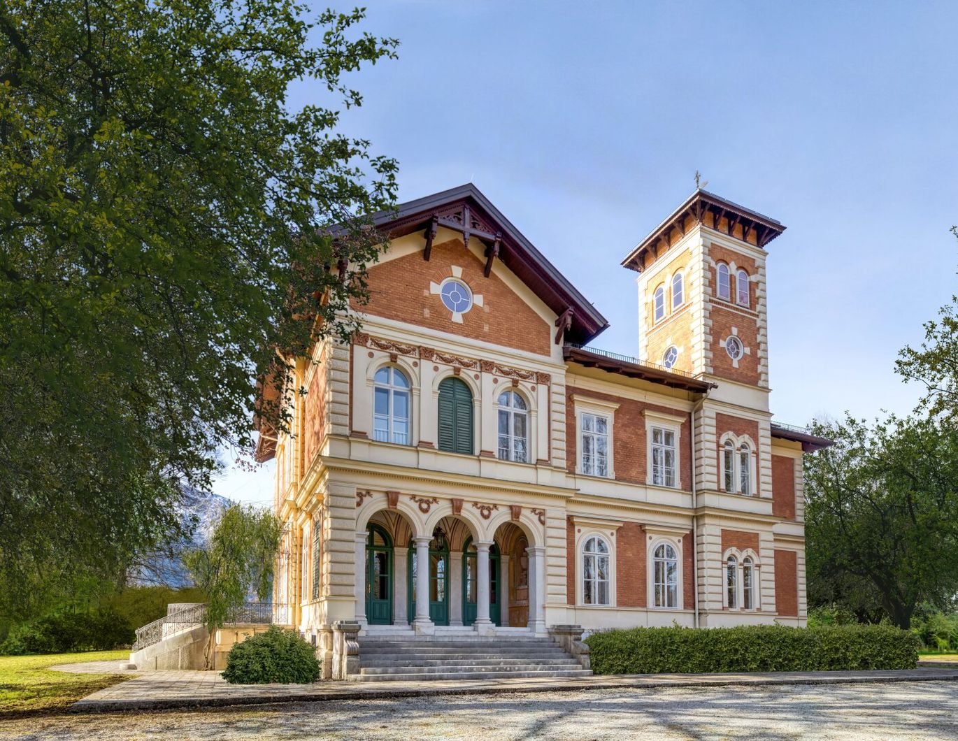 Habsburg Residenz inmitten majestätischer Natur