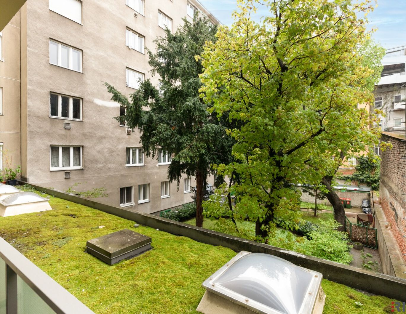 ERSTBEZUG nach Sanierung | ca. 104 m² WNF (inkl. 2 Loggien) | Separate Küche mit Siemens Geräten | Nähe U4