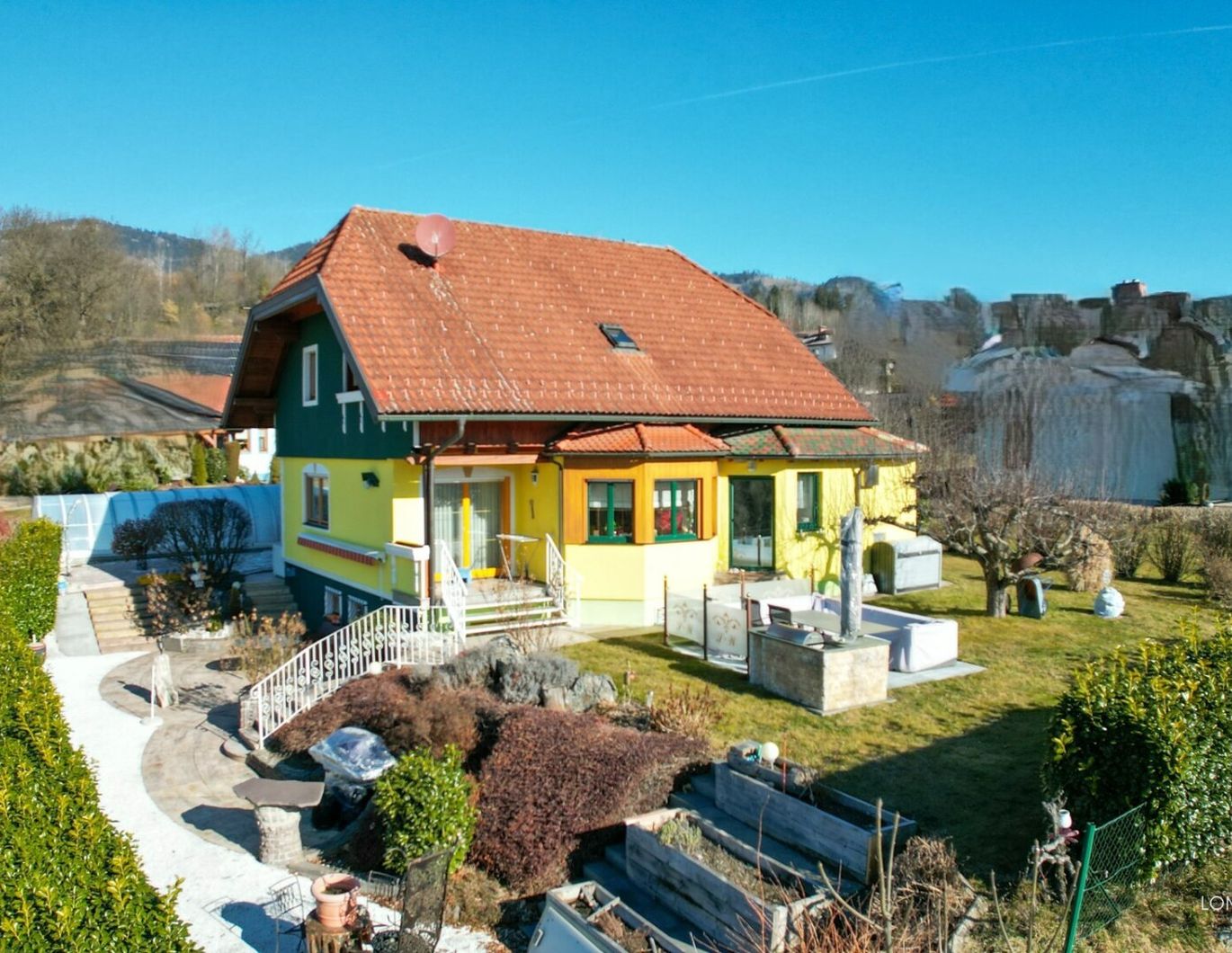Wunderschönes Einfamilienhaus mit Wellnessbereich und Pool in absoluter Ruhelage zu verkaufen!