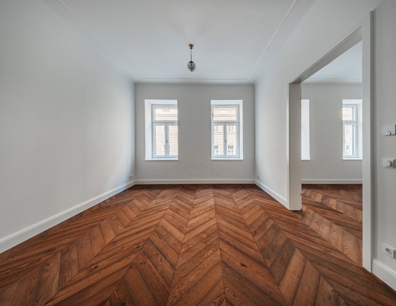 ERSTBEZUG mit HOFANTEIL in schön sanierter Jahrhundertwendeliegenschaft!