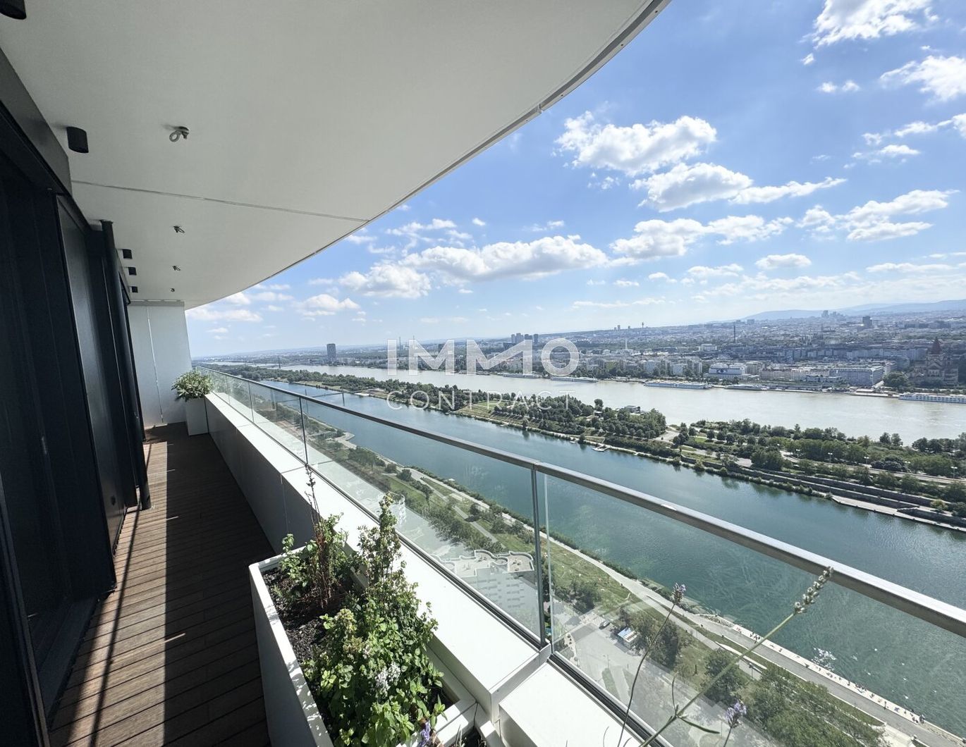 ERSTBEZUG: Elegantes Apartment mit Top-Ausstattung und Stadtblick Neue Donau, Dooman, Gym, Lounges!