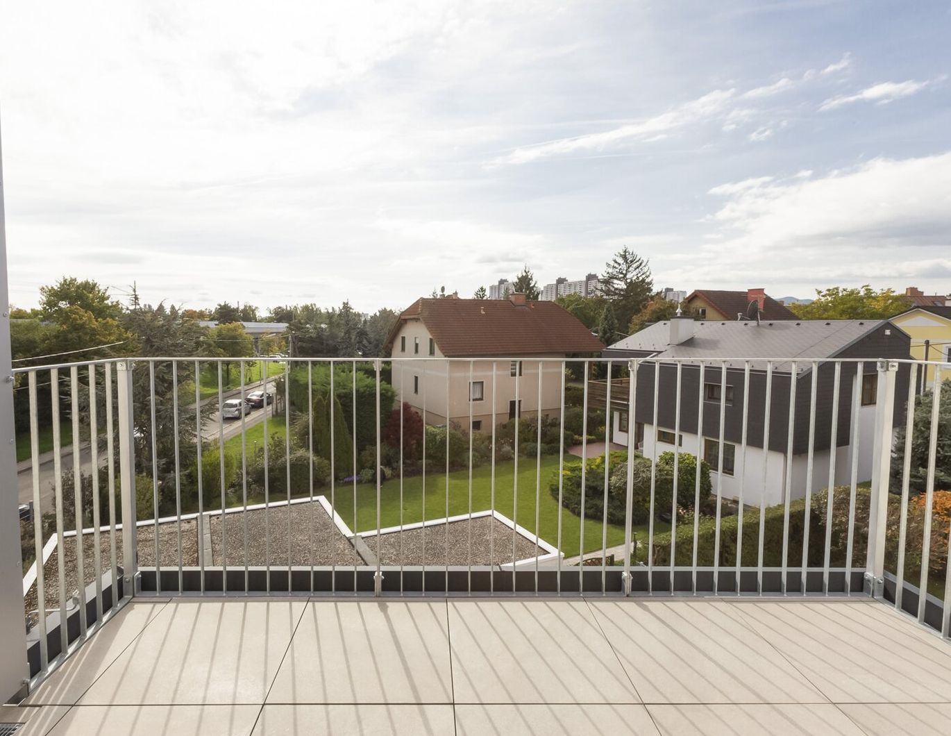 ERSTBEZUG MIT SONNIGEM SÜDBALKON UND GROßZÜGIGER TERRASSE