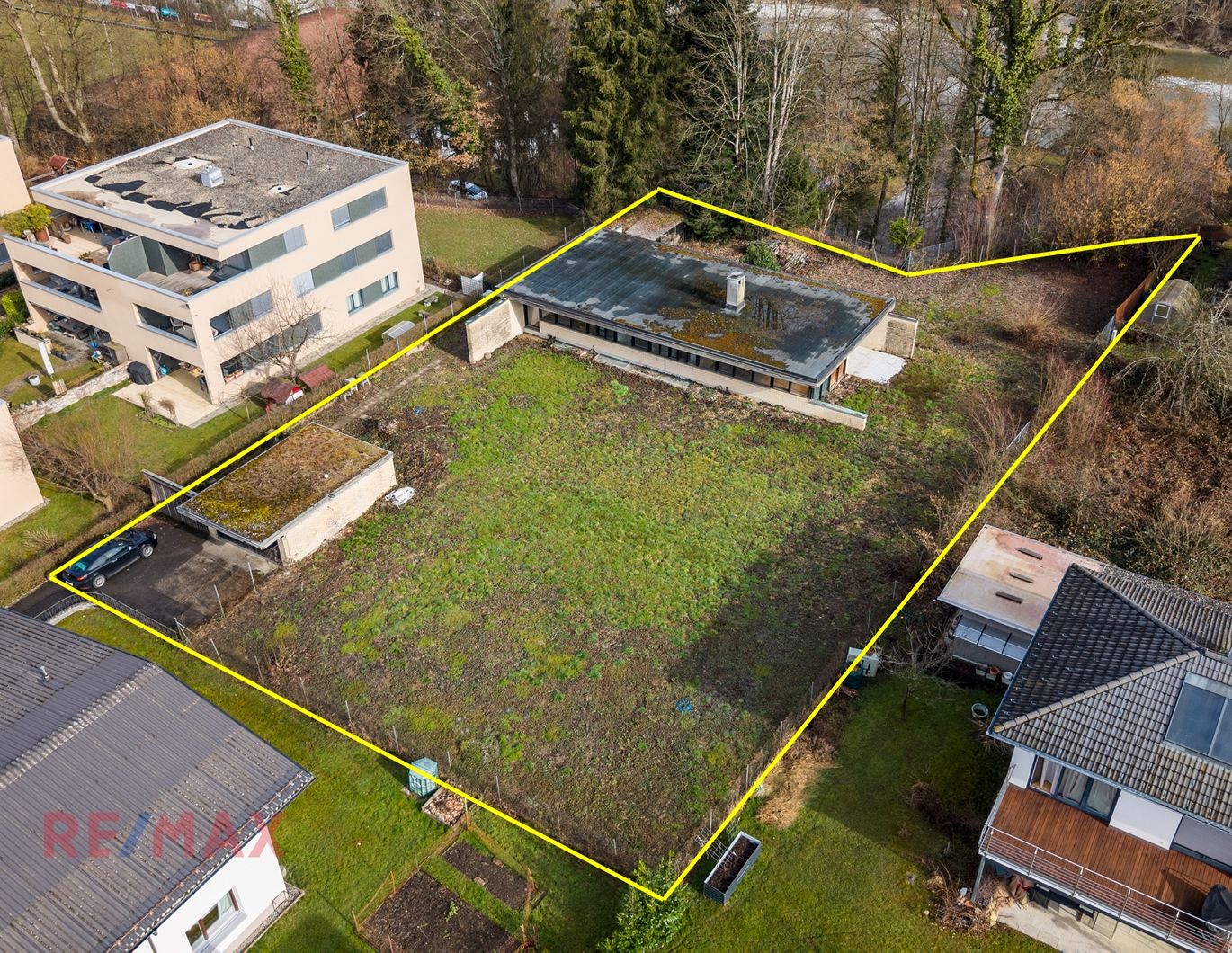 Großes Grundstück in Wolfurt mit Bungalow, der auf hoch motivierte Heimwerker wartet