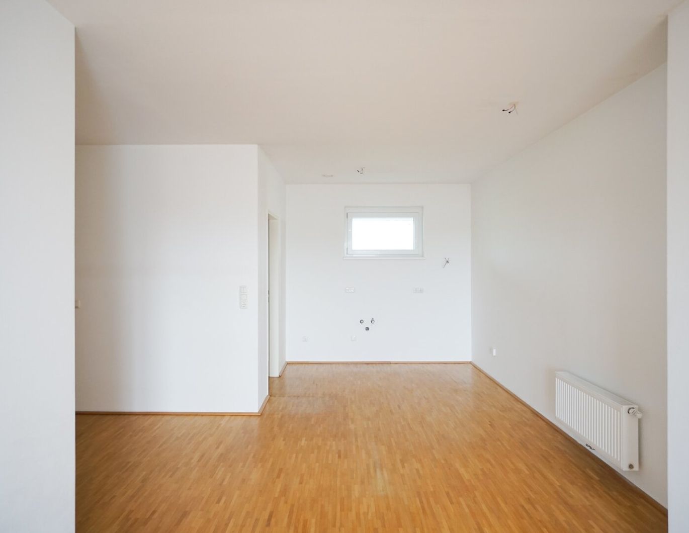 NEUWERTIGE 3-ZIMMER-WOHNUNG MIT TRAUMHAFTER LOGGIA IN PREGARTEN ZU VERGEBEN!
