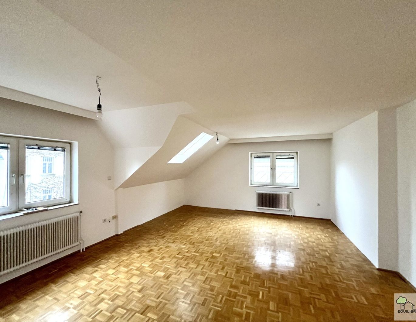 Frisch sanierte 3-Zimmer-Dachgeschosswohnung im 18. Bezirk - Grünruhelage & Garten!