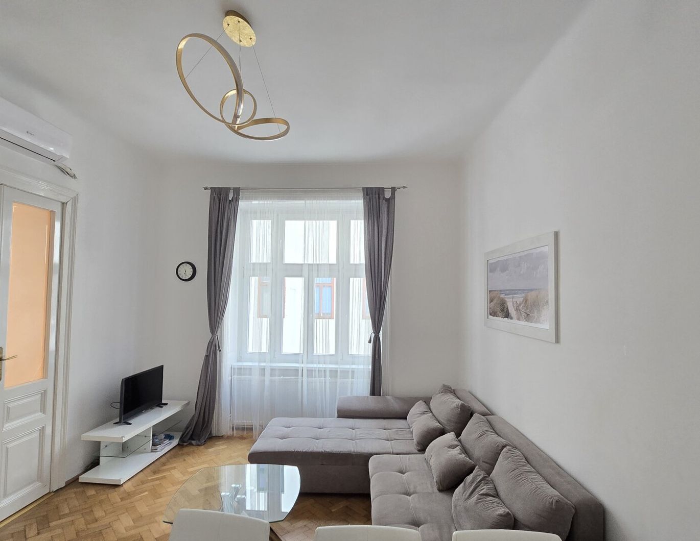 Klassische Altbauwohnung im Herzen des 2., Bezirk, nähe Nestroyplatz, Praterstern und Taborstraße U1, U2 Perfekte Grundriss 3 Zimmer.