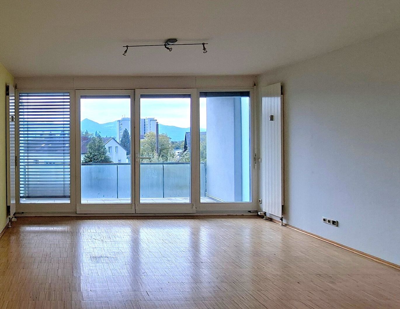 Bregenz - Wohnen in zentraler Lage - Charmante 2-Zimmer-Wohnung mit grossem Balkon und Tiefgarage zu vermieten