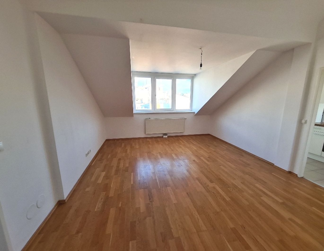 Toll aufgeteilte 2-Zimmer-Wohnung im Dachgeschoss!