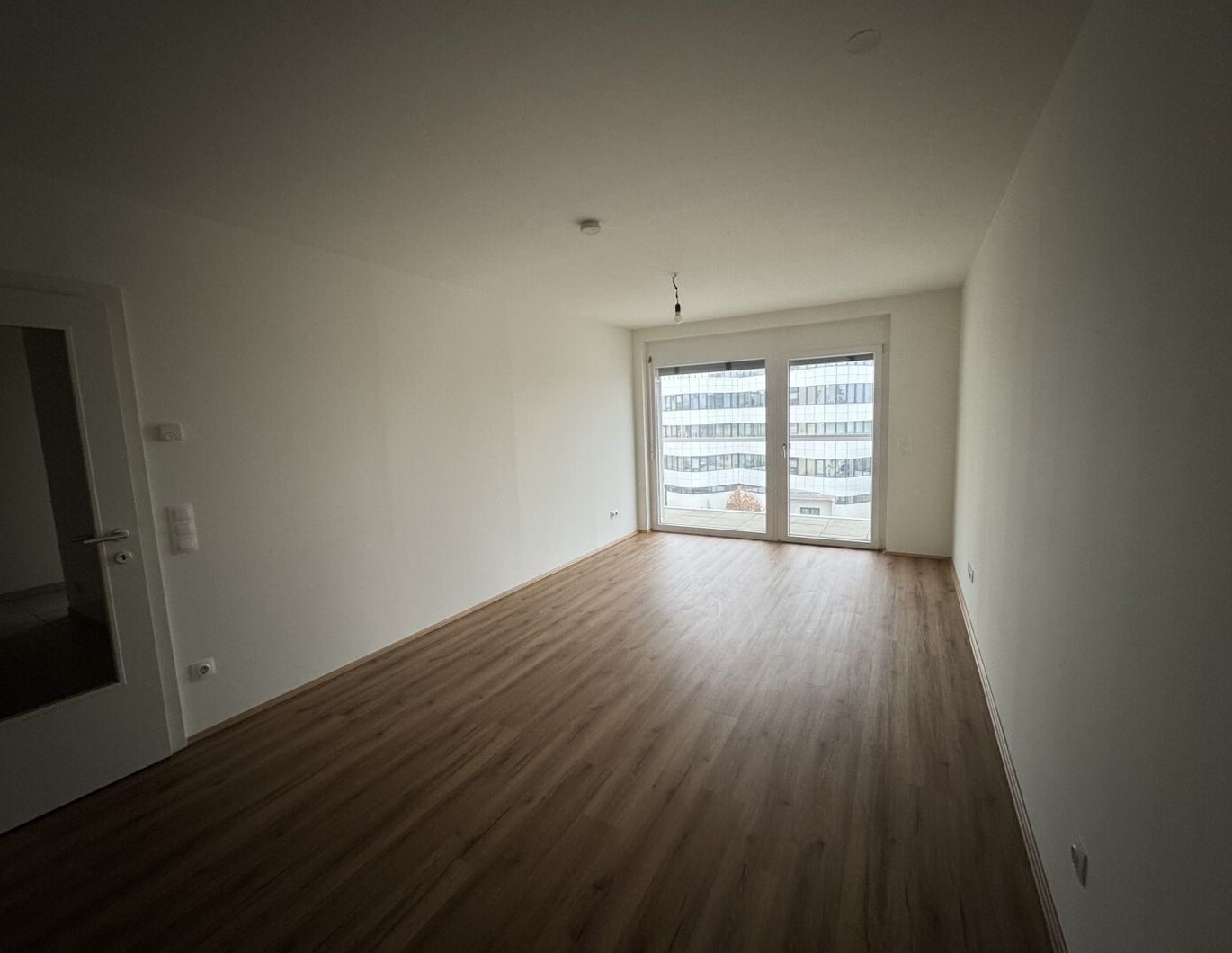 3 Zimmerwohnung mit großer Loggia - unbefristeter Mietvertrag