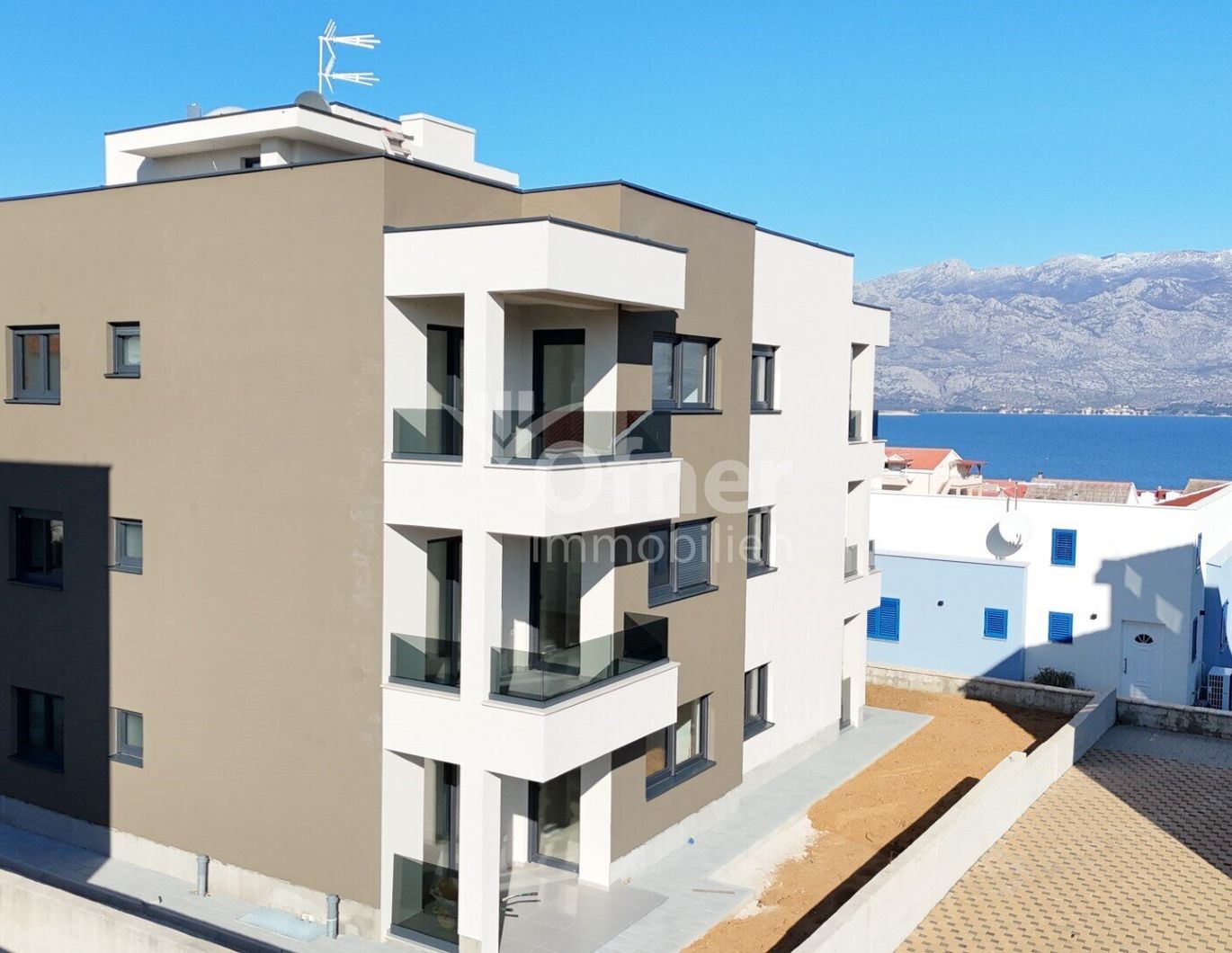 Neubauwohnung mit Aufzug und Dachterrasse - Ražanac