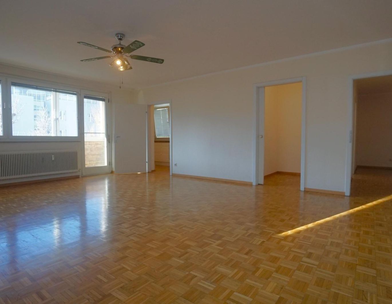 Andräviertel: 3,5 Zimmerwohnung mit Loggias