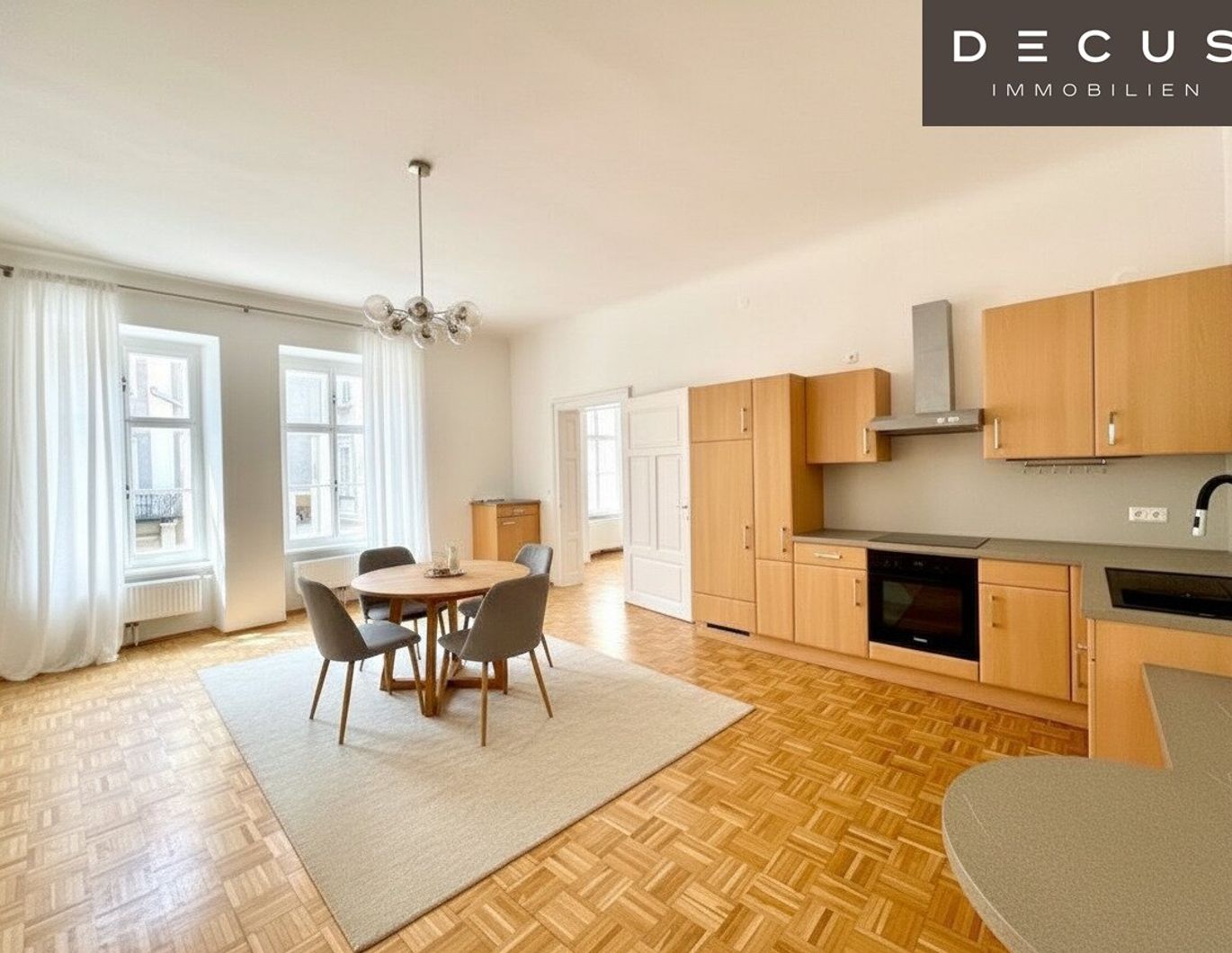 | GERÄUMIGE 4- ZIMMER-WOHNUNG | WG - TAUGLICH | CA. 120m² | 1. OG | HELL & GEMÜTLICH | NÄHE KUNSTHAUS | TOP LAGE | SEHR ZENTRAL