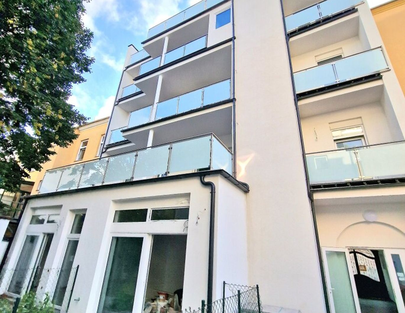Hochwertig sanierte 2-Zimmer-Wohnung mit Loggia - Stilvoller Wohnkomfort in ruhiger Lage & Top-Anbindung