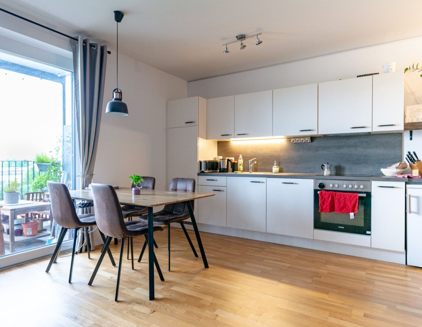 TRAUMHAFTE FERNSICHT | NEUWERTIGE 3-ZIMMER-WOHNUNG MIT BALKON