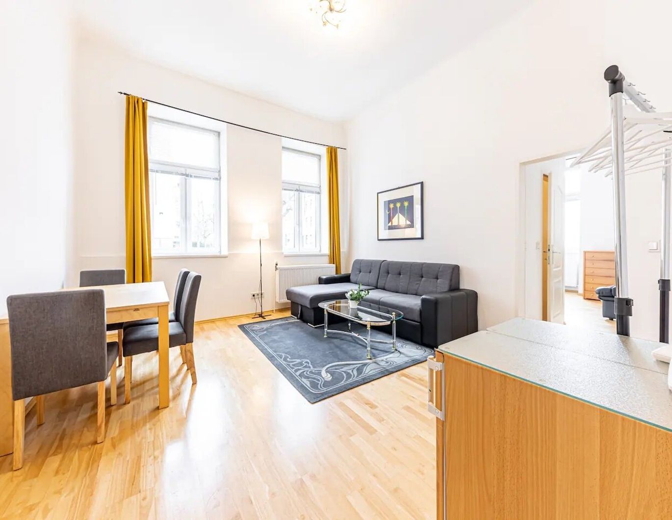 helle, sanierte 2-Zimmerwohnung in U3-Nähe