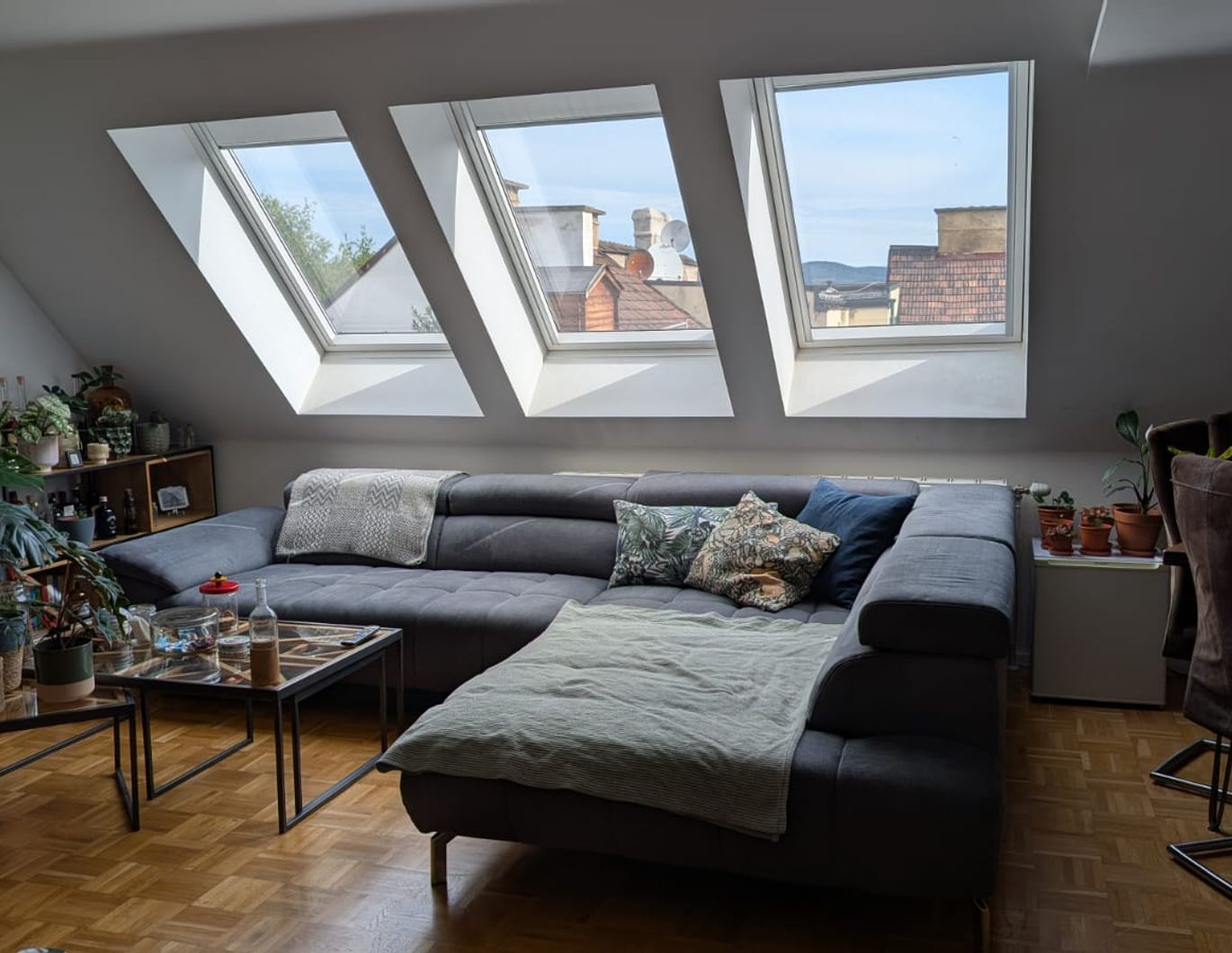 Provisionsfreie Dachgeschoß-Maisonette zwischen Zentrum & Wienerwald