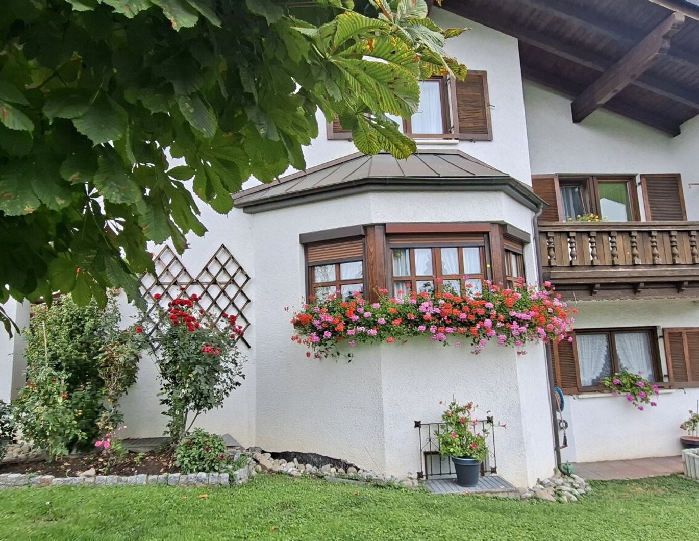 Charmantes Einfamilienhaus mit sehr gepflegter Ausstattung und grossem Garten zu verkaufen!