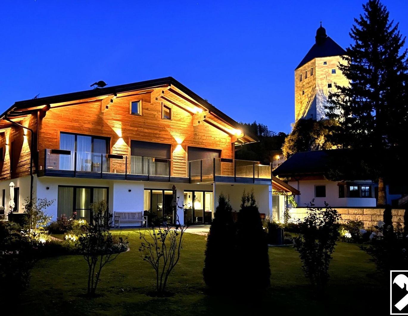 Exklusives Einfamilienhaus auf weitläufigem Grundstück