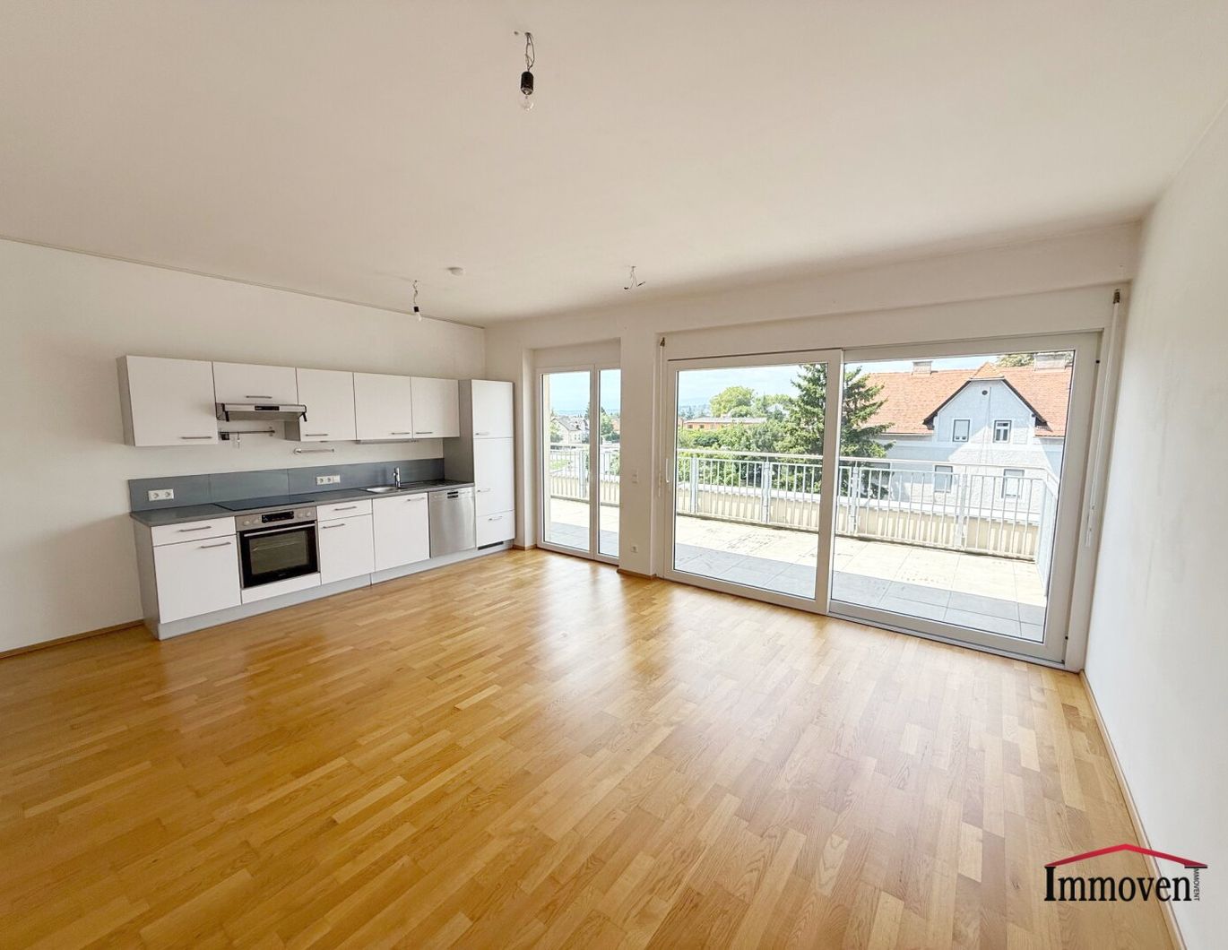 Sehr schöne und geräumige 3-Zimmerwohnung mit Terrasse!