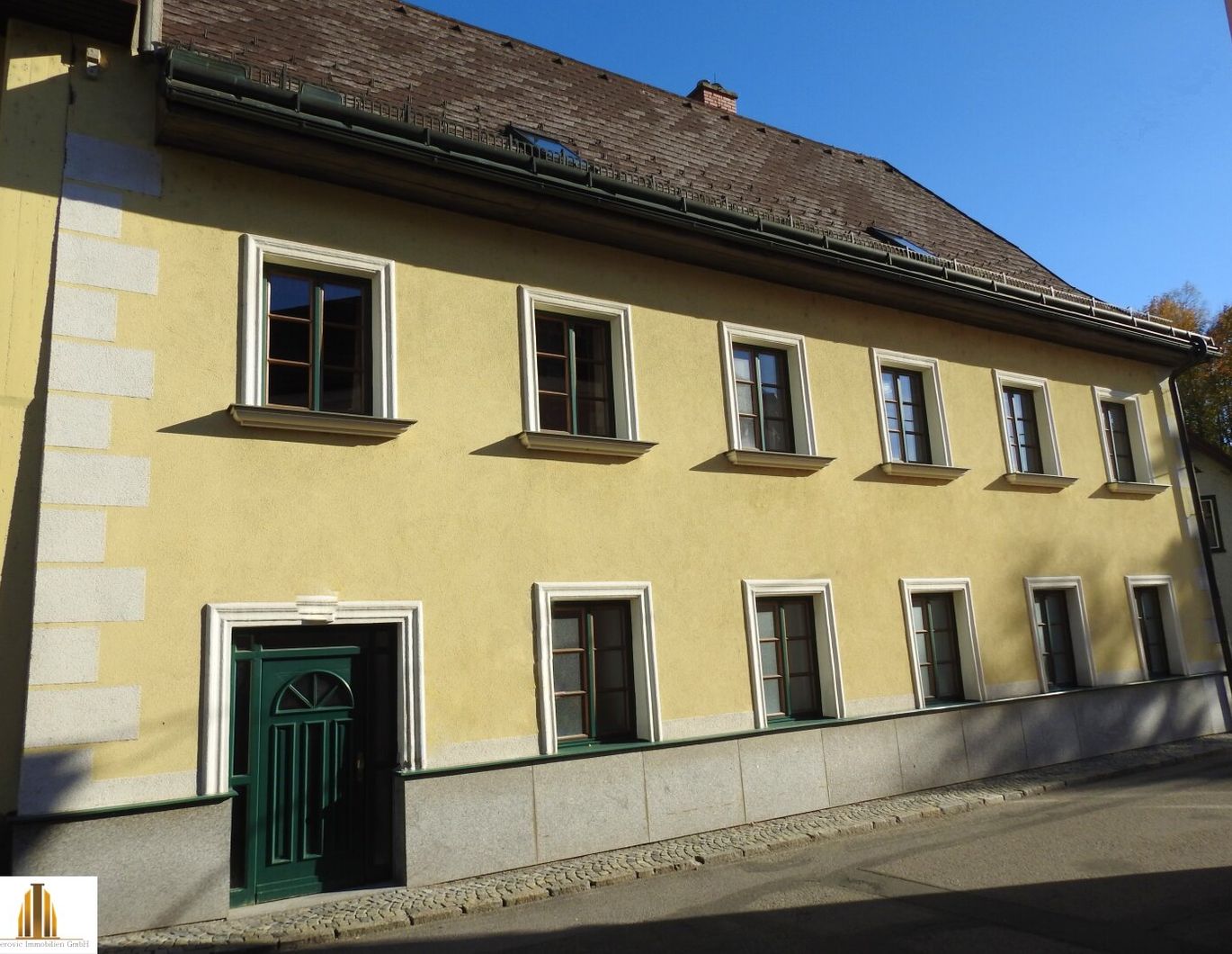 Sehr gepflegtes und schönes Herrenstadthaus mit über 300-jähriger Adelsgeschichte in Heidenreichstein im idyllischen Waldviertel!