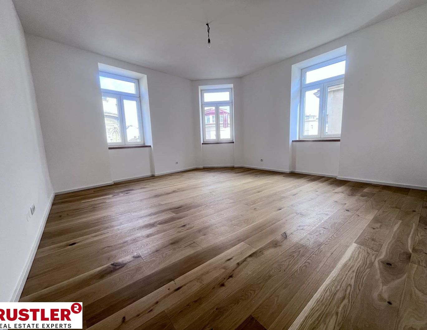 ERSTBEZUG in sanierten Altau | Sonnige 3-Zimmerwohnung an der U1