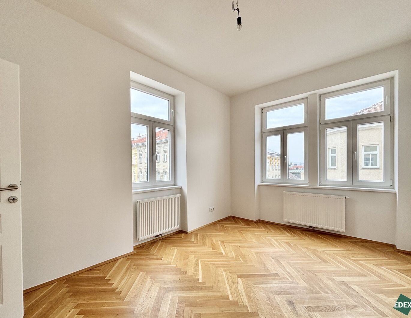 Sanierte 2 Zimmer Altbauwohnung nahe Schloss Schönbrunn - ideal für Singles oder Paare