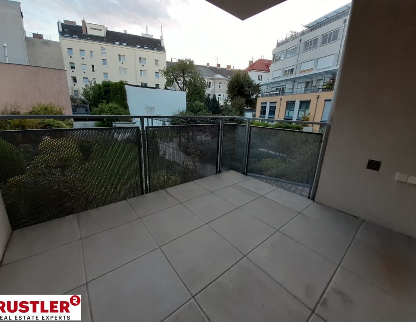 Wohnen Nähe Aumannplatz | 3-Zimmerwohnung mit Freifläche und Grünblick | Provisionsfrei