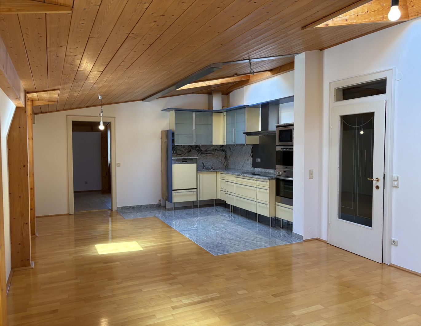 Gemütliche Dachgeschosswohnung an der Esplanade in Gmunden