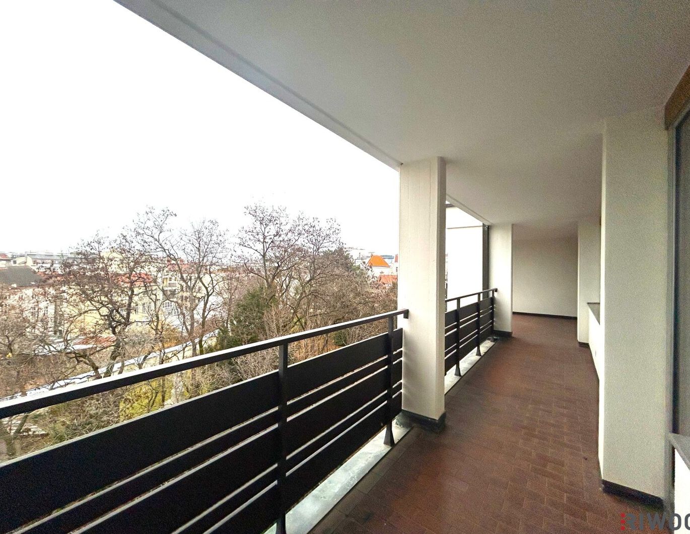 Top Lage im Neunten I 2 Loggien I Stellplatz I Pool und Sauna I zwischen Währinger Straße und Liechtensteinstraße I Nähe U4 und U6