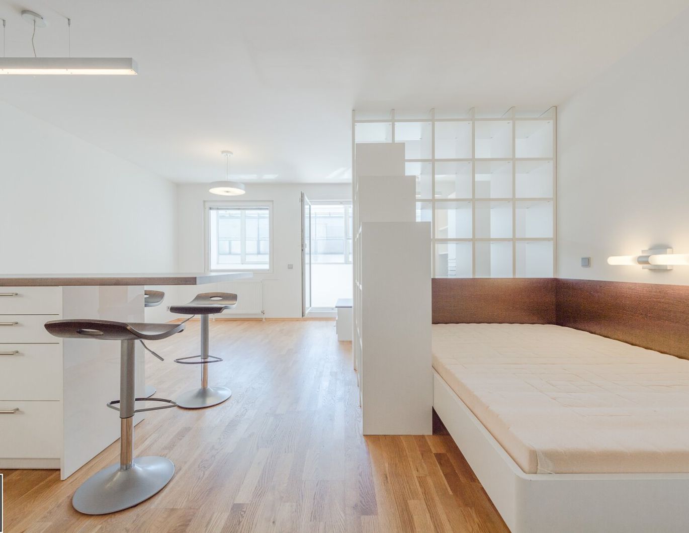 Ab Februar: komplett möbliertes Single-Apartment mit Loggia in zentraler Lage - Miete inkl. Heizkosten!