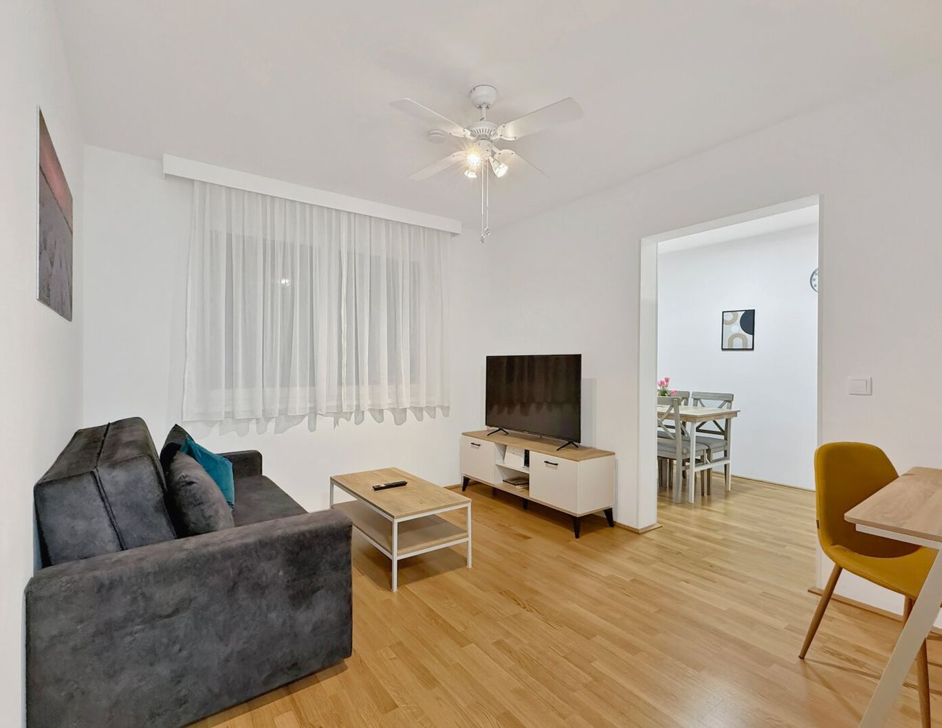 Airbnb | 2-Zimmer Wohnung in 1100 Wien | Voll möbliert | 1. Obergeschoss