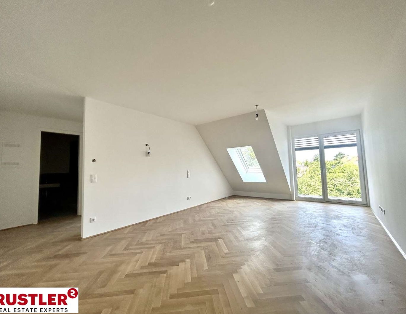 Exklusive Dachgeschosswohnung in Grünruhelage - zu verkaufen