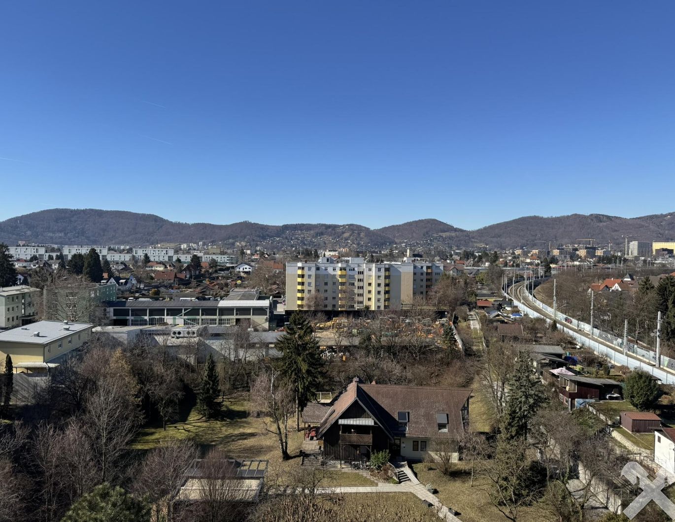 Weitblick inklusive - 3-Zimmer-Wohnung mit Loggia im 9. Stock