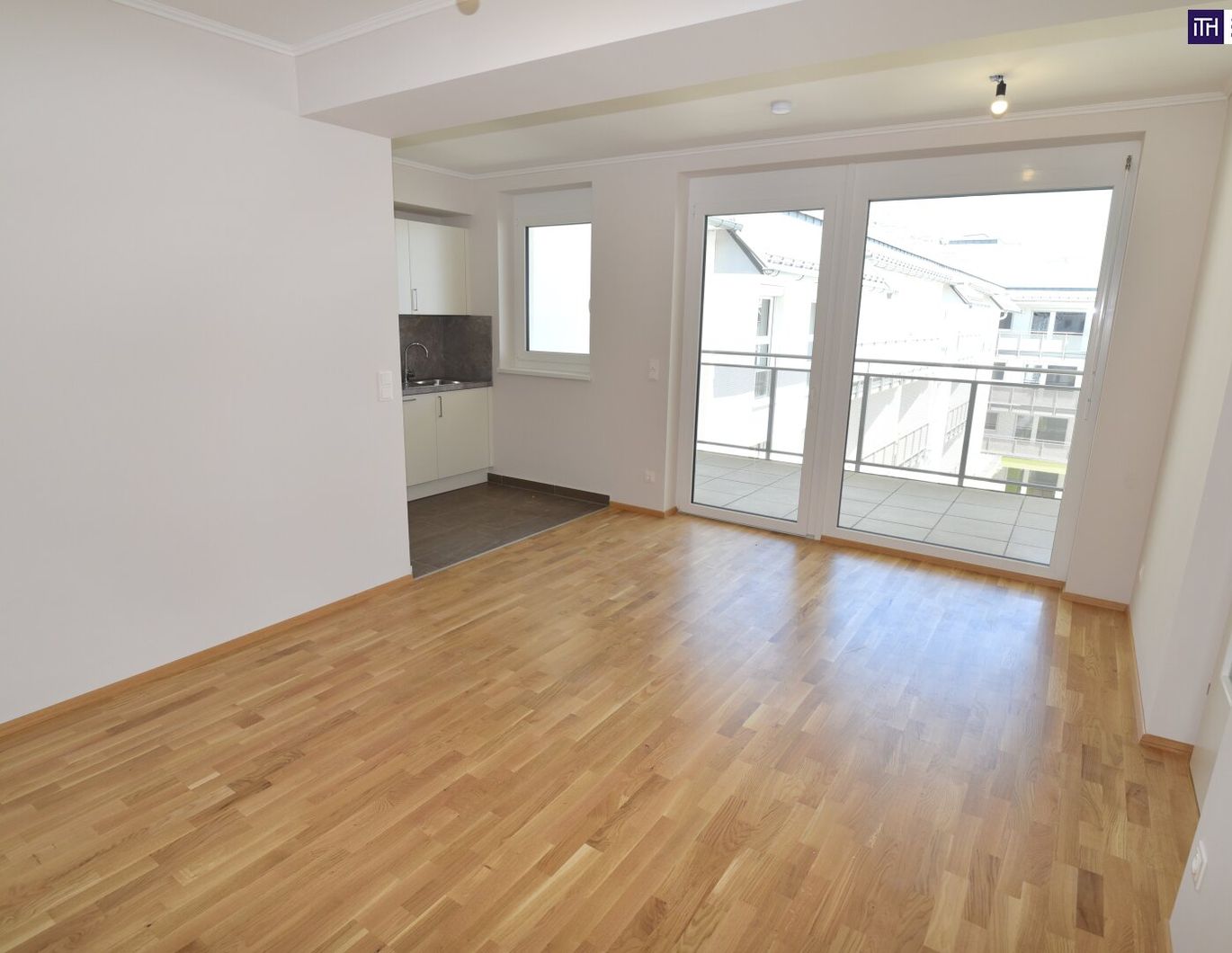 Coole 2 Zimmer Wohnung mit großer Loggia und perfekter Aufteilung - Schnell sein!!!