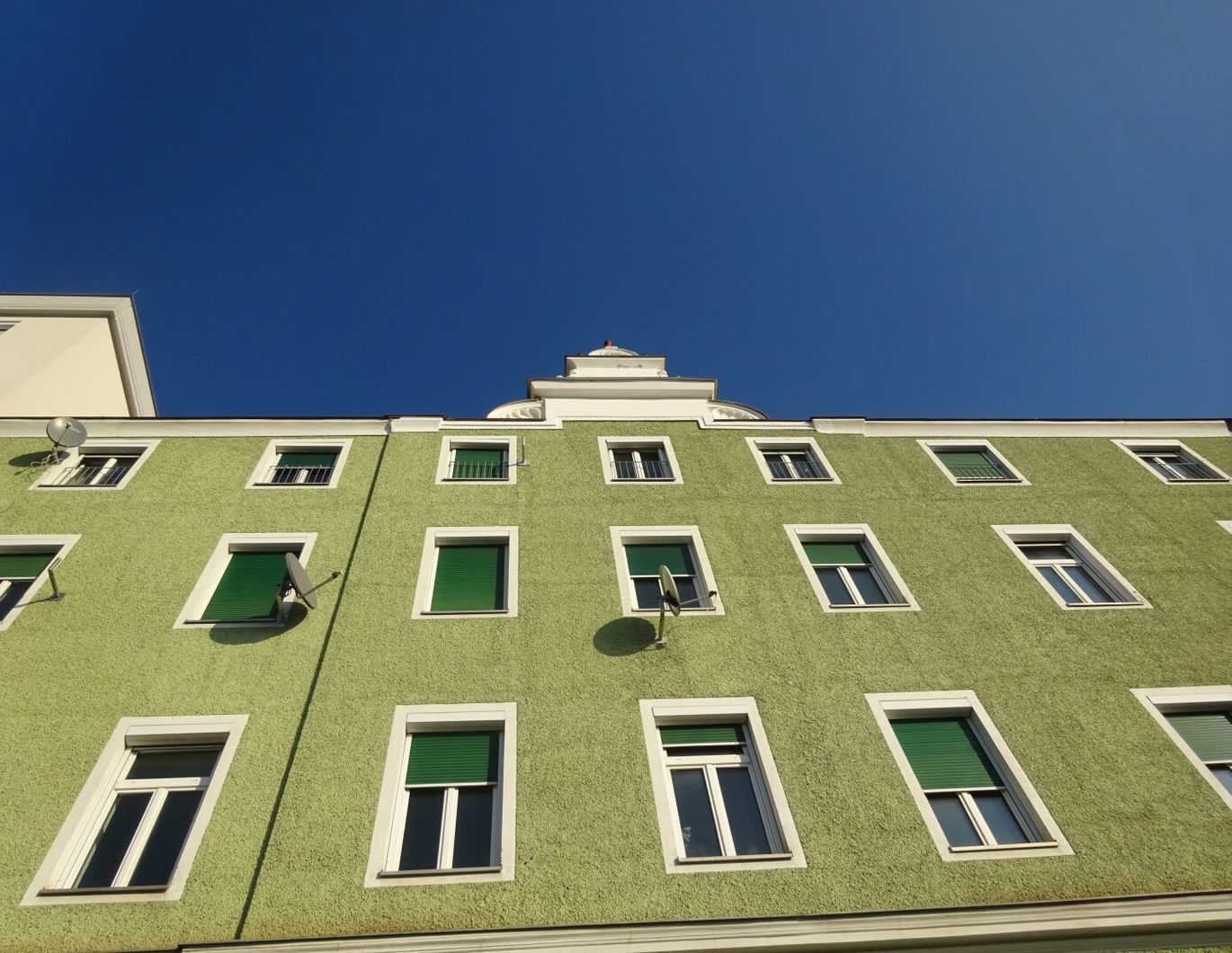 Zentrale Stadtlage - Bestandsfreies 4-geschossiges Zinshaus mit Bau - und Projektreserve