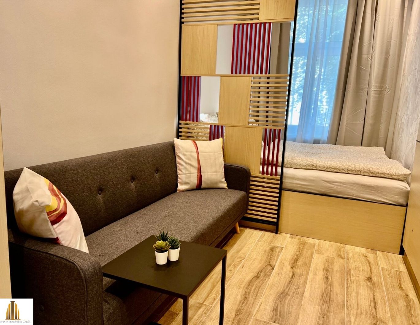 TOP-LAGE! Ruhige sanierte Garconniere - inkl. Möbel - Hofseitig Nächst U3