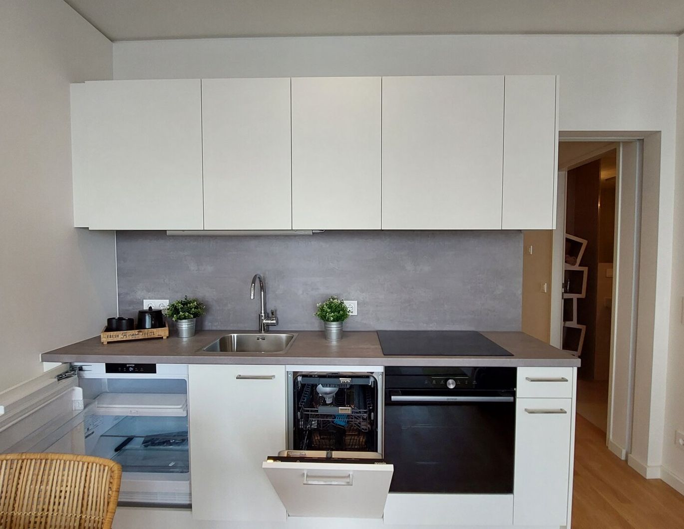 Ideale 1,5-Zi.-Wohnung mit Loggia bei der U1!