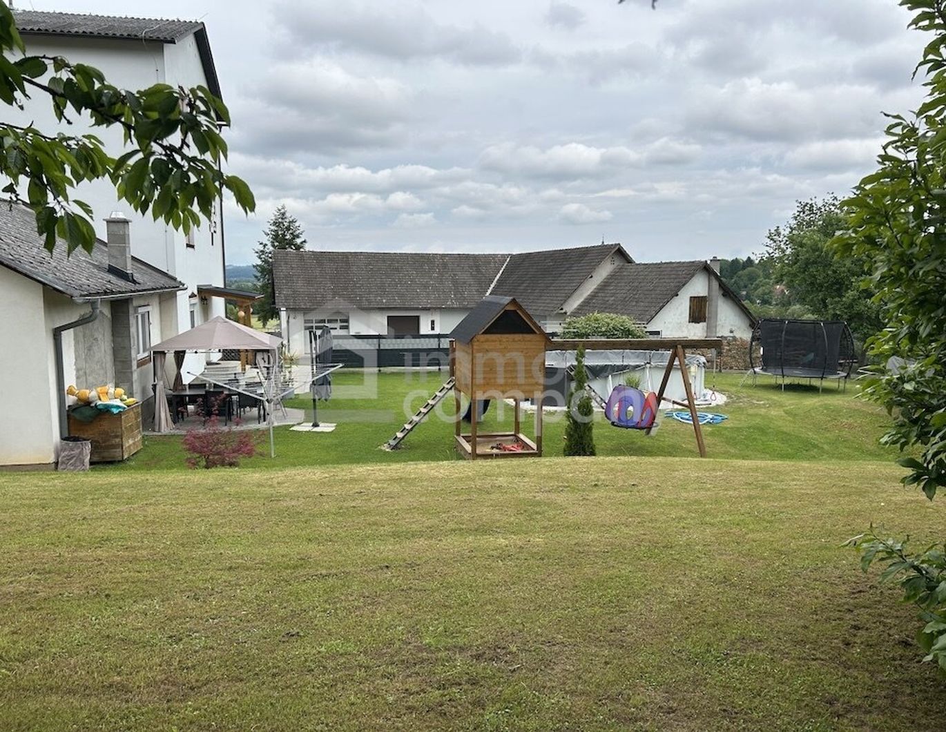 2 Häuser und 1 Pension.... verwirklichen Sie Ihren Traum hier...