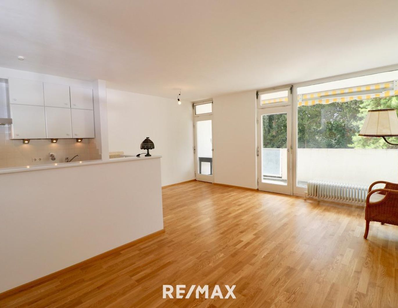 Gemütliche 3 Zimmer Wohnung mit großem Balkon und Blick ins Grüne!