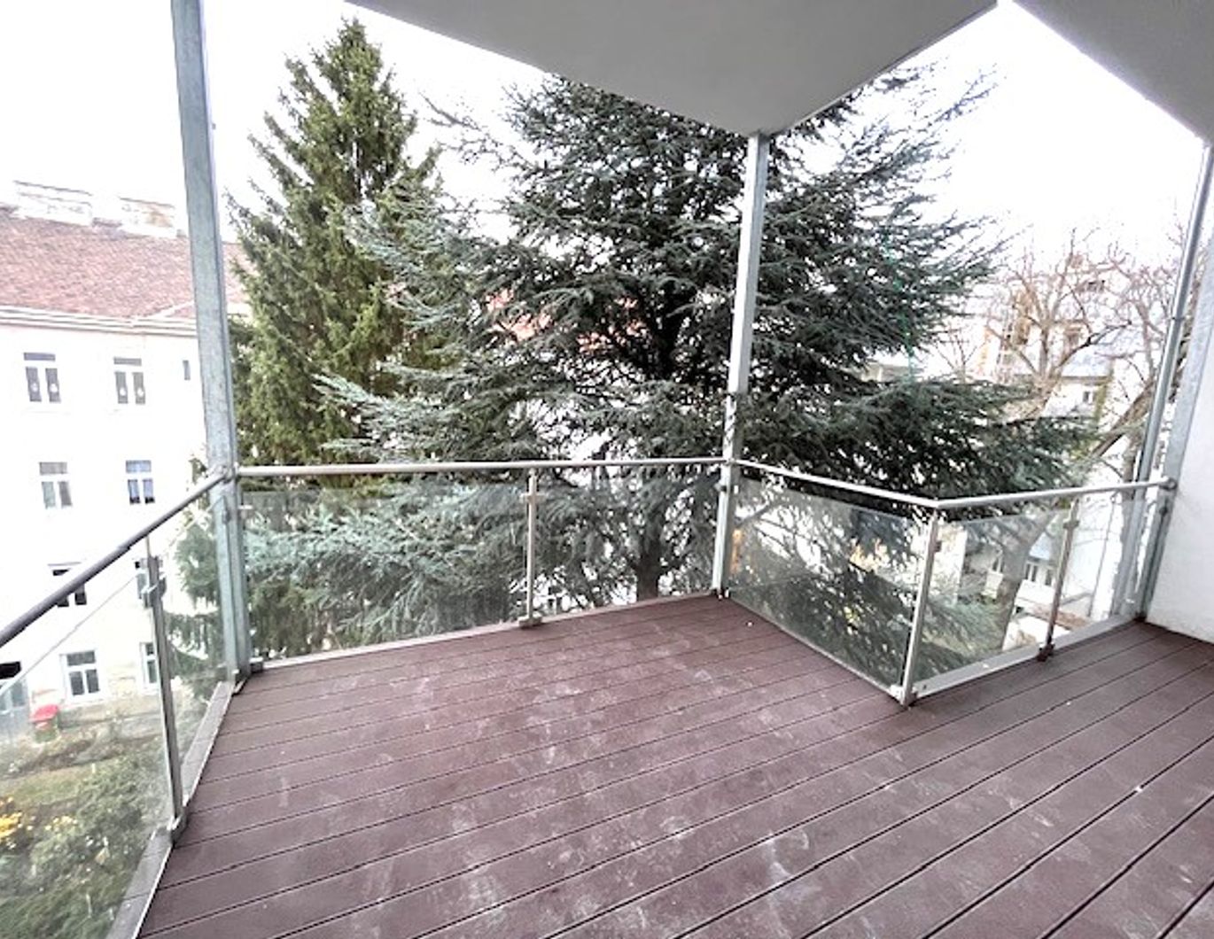 ERSTBEZUG: wunderschöne 4 Zi.-Wohnung mit sehr großem Balkon